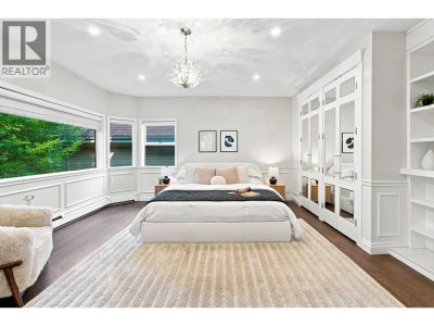 4245 NAUTILUS Close | Vancouver British Columbia | Slide Image Seventeen