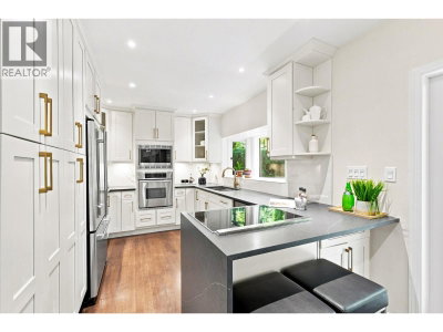 4245 NAUTILUS Close | Vancouver British Columbia | Slide Image Seven