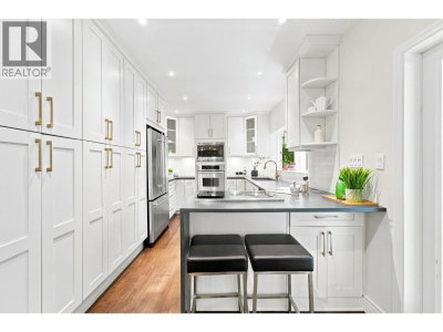 4245 NAUTILUS Close | Vancouver British Columbia | Slide Image Eight