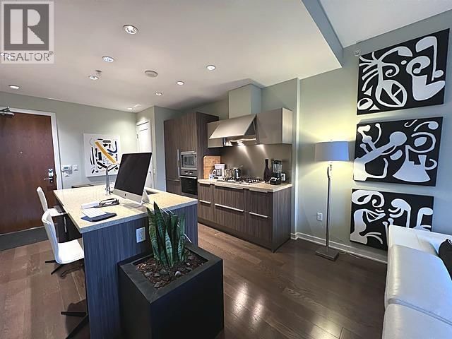 1618 COLUMBIA Street, Vancouver, British Columbia V5Y 0B6