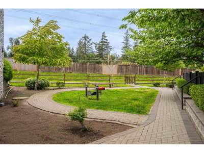 15688 28 Avenue | Surrey British Columbia | Slide Image Forty