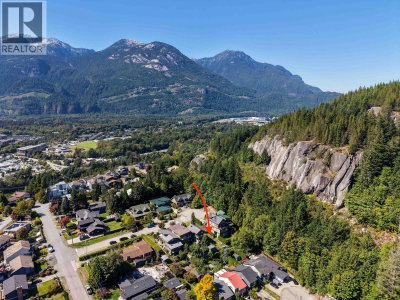 1014 PENNYLANE Place | Squamish British Columbia | Slide Image Seventeen