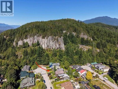 1014 PENNYLANE Place | Squamish British Columbia | Slide Image Eighteen