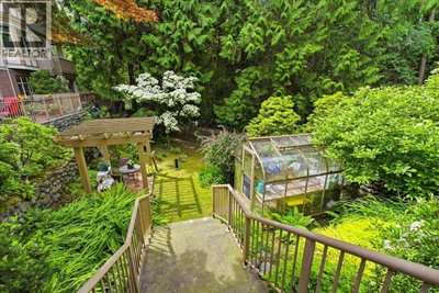 2059 CHESTERFIELD Avenue | North Vancouver British Columbia | Slide Image Sixteen