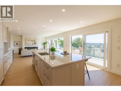 2256 MONASHEE Court | Coquitlam British Columbia | Slide Image Twelve