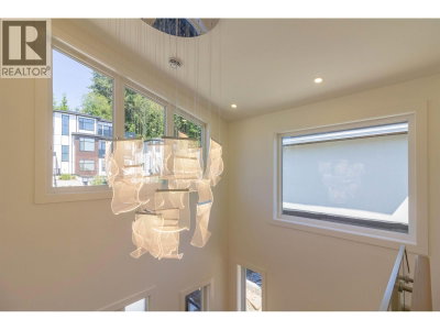 2256 MONASHEE Court | Coquitlam British Columbia | Slide Image Sixteen