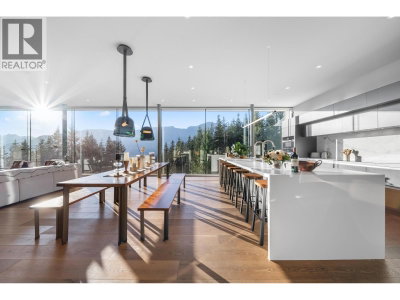 2980 TRAIL'S END Lane | Whistler British Columbia | Slide Image Twelve