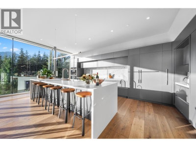 2980 TRAIL'S END Lane | Whistler British Columbia | Slide Image Thirteen