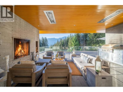 2980 TRAIL'S END Lane | Whistler British Columbia | Slide Image Nineteen