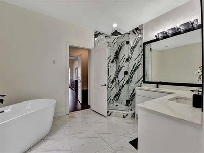15181 68A Avenue | Surrey British Columbia | Slide Image Three