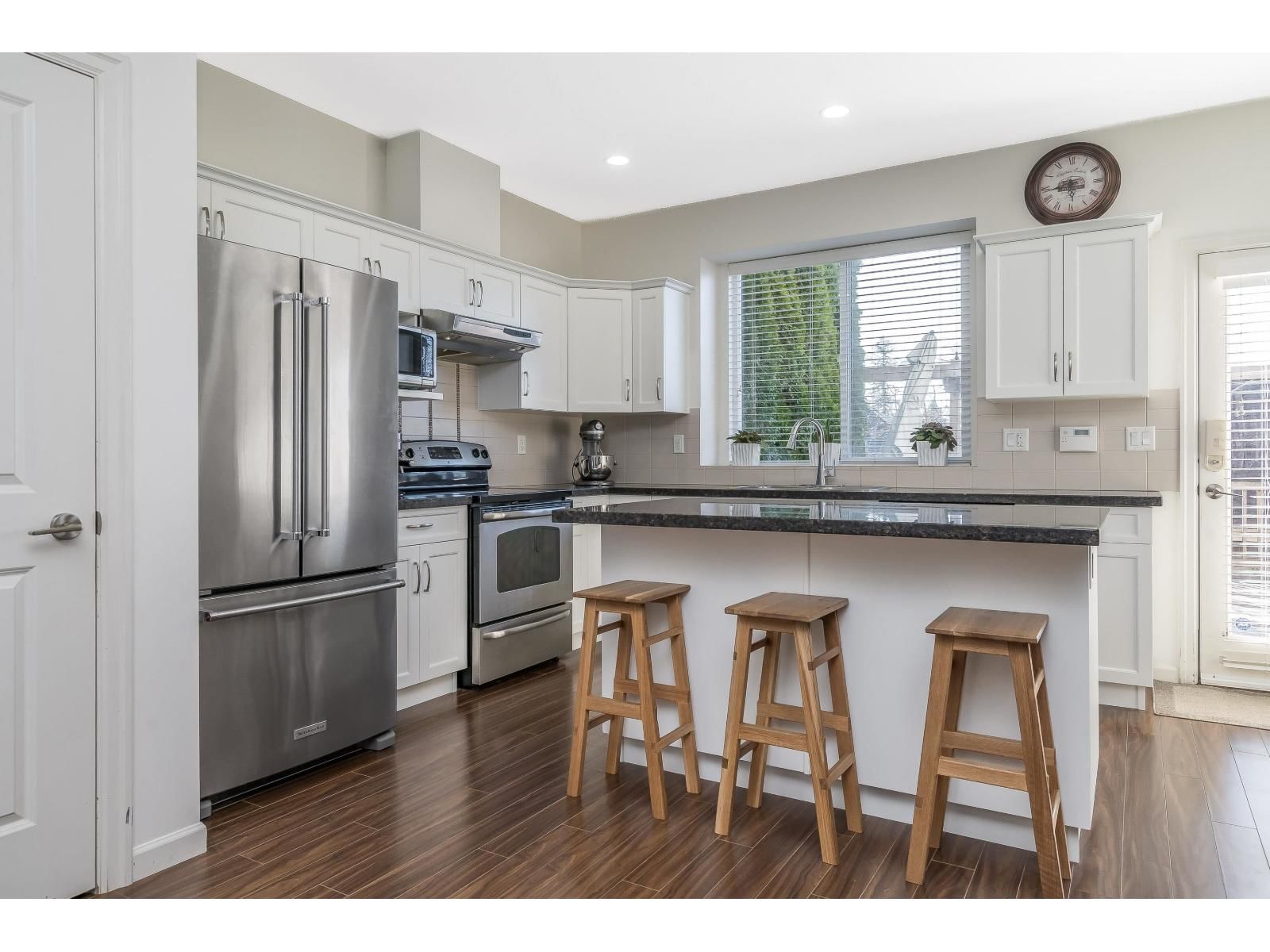 20854 72 Avenue, Langley, British Columbia V2Y 0J1