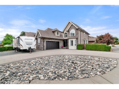 44557 BAYSHORE Avenue | Chilliwack British Columbia | Slide Image Two