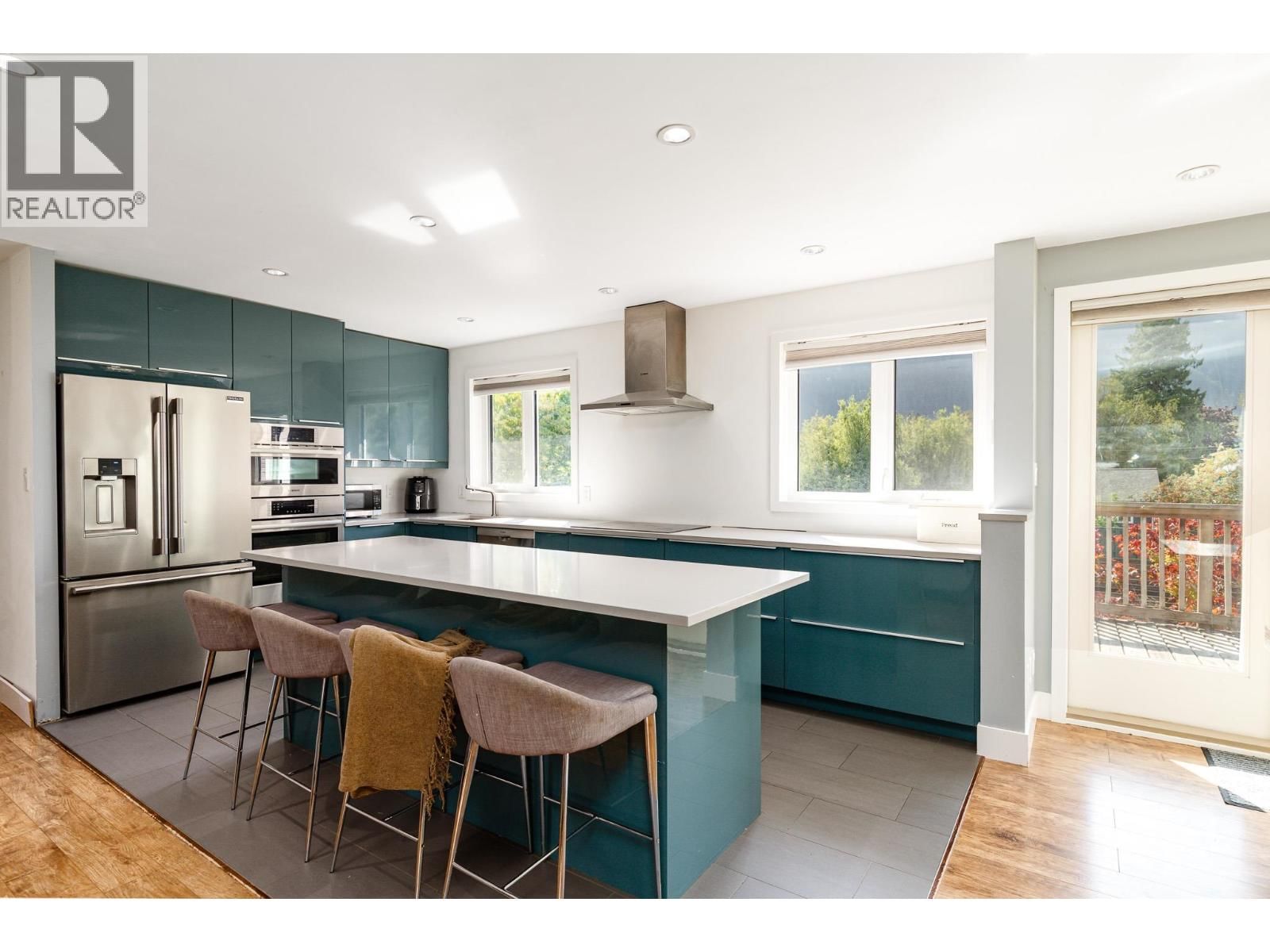 41843 FAITH Road, Squamish, British Columbia V0N 1H0