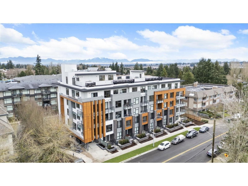 15353 17 Avenue Surrey British Columbia, V4A 1T8 - 2 Bedrooms Condo For Sale
