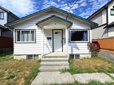 33817 MAYFAIR Avenue | Abbotsford British Columbia | Slide Image Three