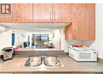 5380 OBEN Street | Vancouver British Columbia | Slide Image Ten