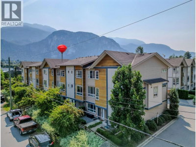 1188 WILSON Crescent | Squamish British Columbia | Slide Image Three