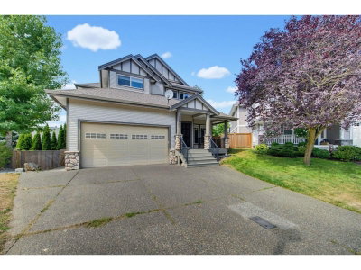 35411 NAKISKA Court | Abbotsford British Columbia | Slide Image Two