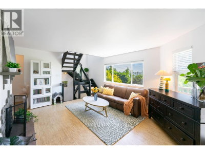 3341 MARINE Drive | West Vancouver British Columbia | Slide Image One