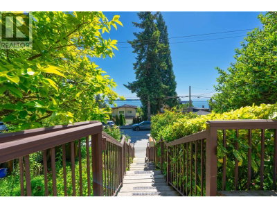 3341 MARINE Drive | West Vancouver British Columbia | Slide Image Twenty-three