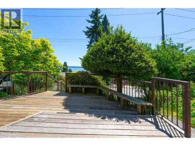 3341 MARINE Drive | West Vancouver British Columbia | Slide Image Twenty-five