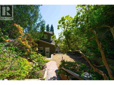 3341 MARINE Drive | West Vancouver British Columbia | Slide Image Thirty-one