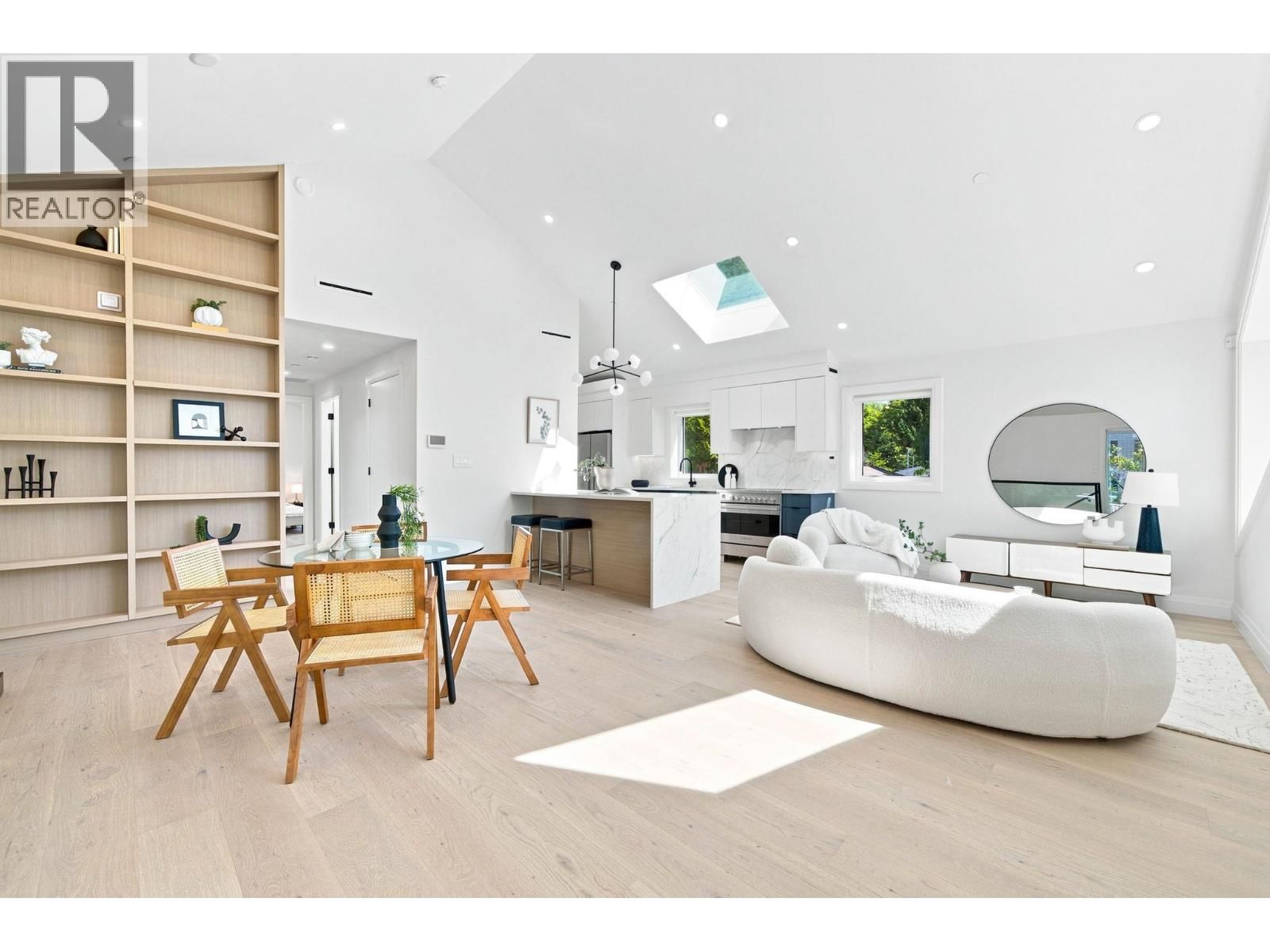 6168 GRANVILLE Street, Vancouver, British Columbia V6M 3E3