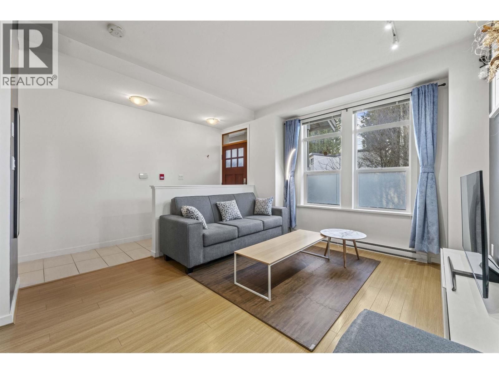 5771 IRMIN Street, Burnaby, British Columbia V5J 0C5