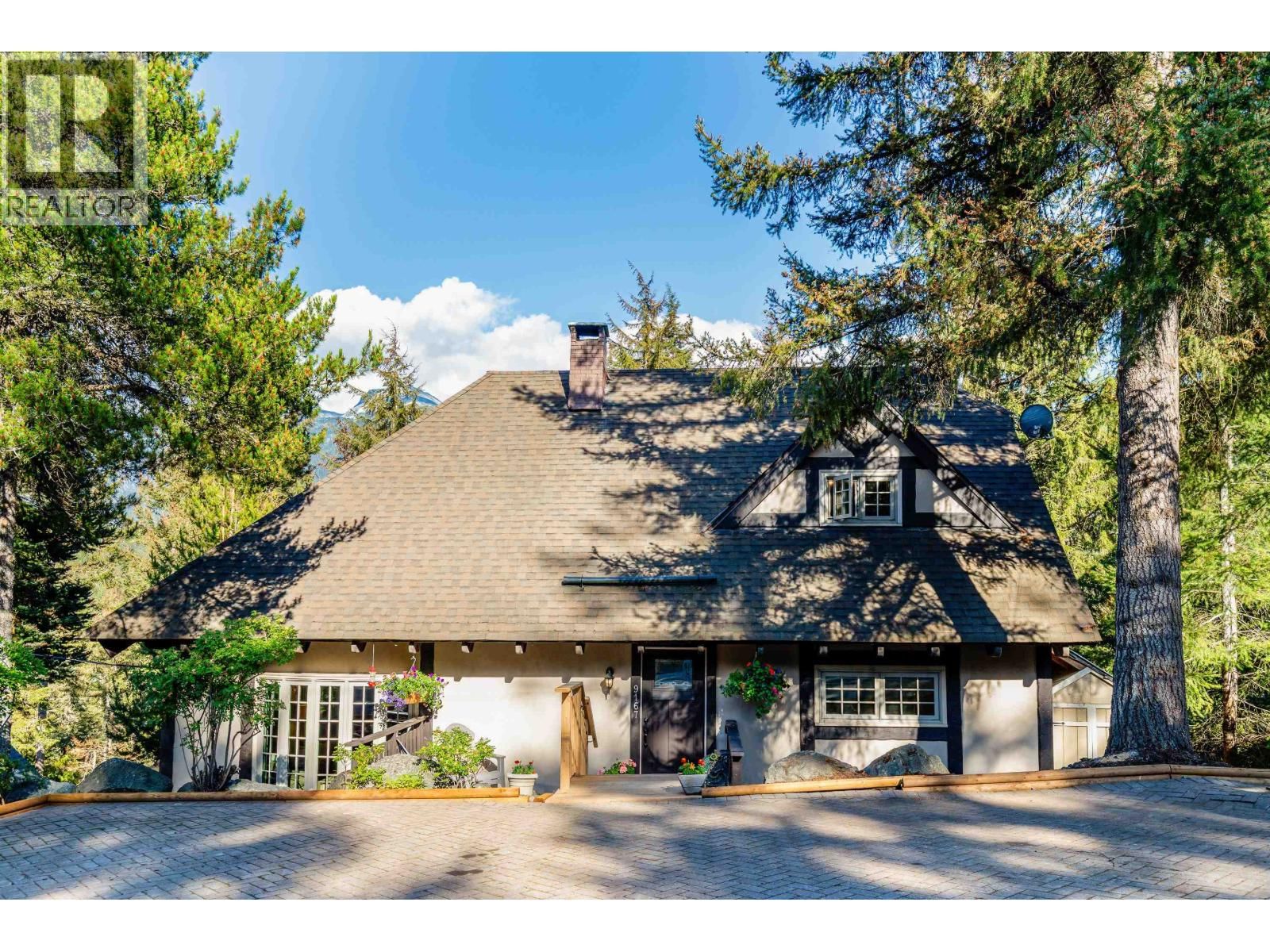 9167 EMERALD Drive