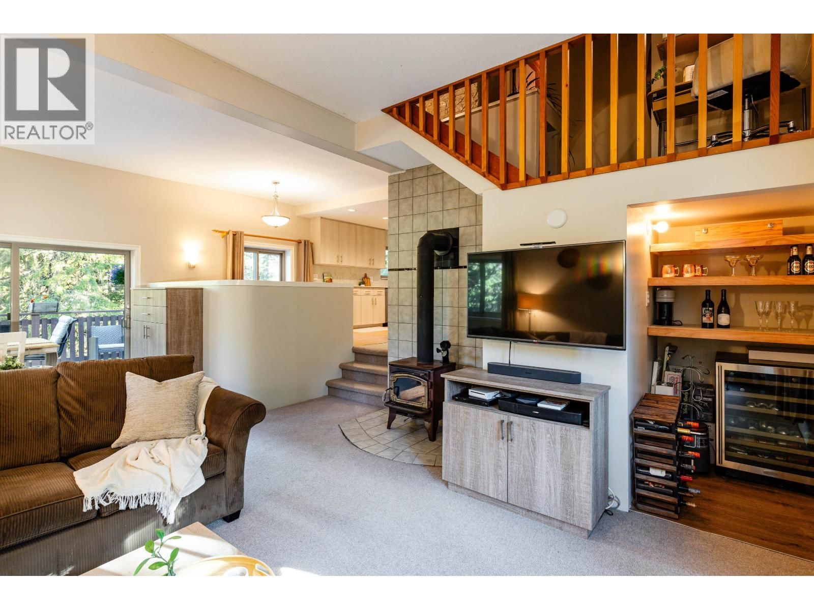 9167 EMERALD Drive property photo