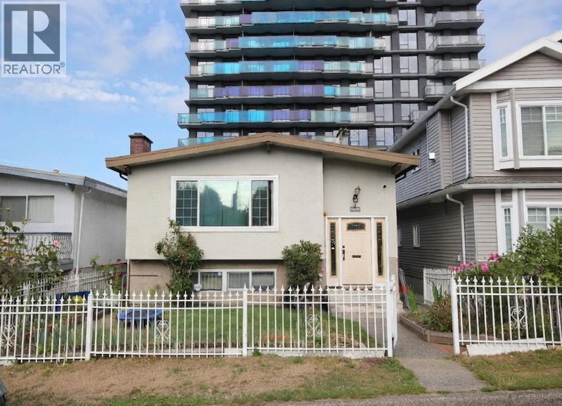 5075 PAYNE Street Vancouver British Columbia, V5R 4J5 - 8 Bedrooms Home For Sale