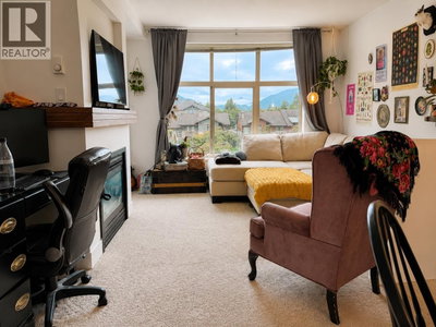 1211 VILLAGE GREEN Way | Squamish British Columbia | Slide Image Nine