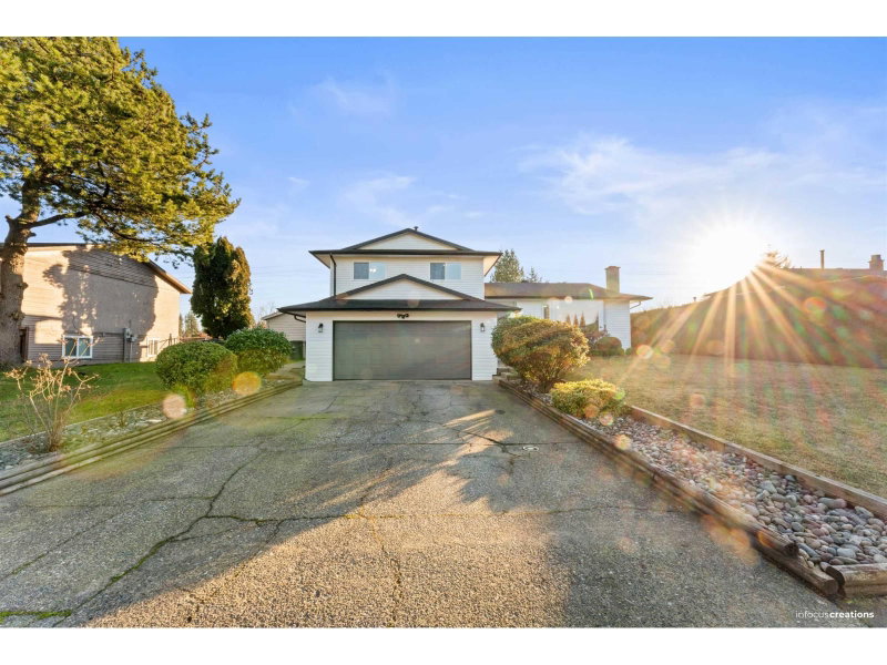 15796 95A Avenue Surrey British Columbia, V4N 2L4 - 3 Bedrooms Home For Sale