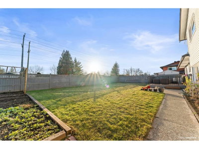15796 95A Avenue | Surrey British Columbia | Slide Image Nineteen