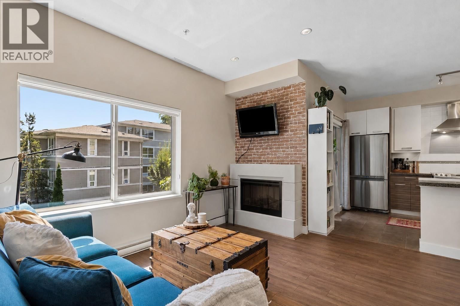 1273 MARINE Drive, North Vancouver, British Columbia V7P 1T3