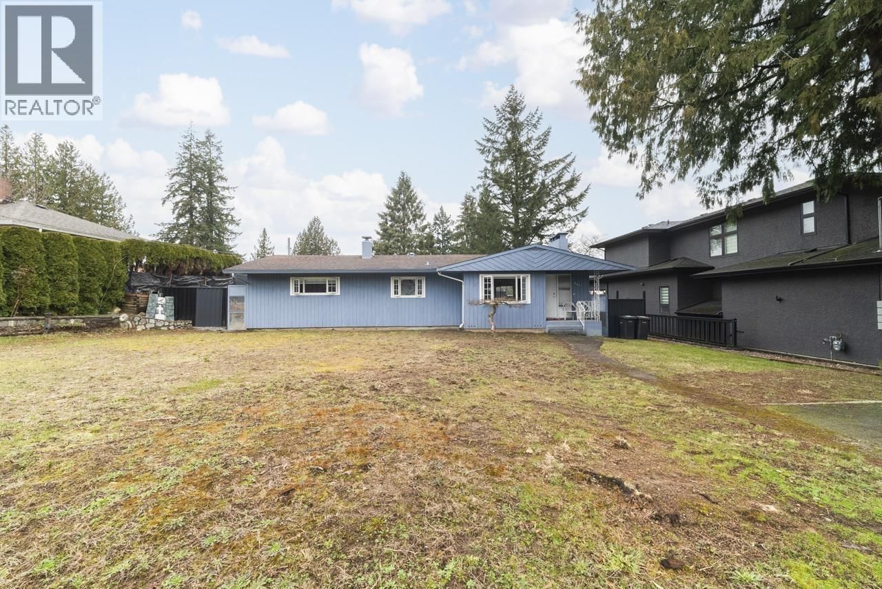761 COTTONWOOD Avenue, Coquitlam, British Columbia V3J 2S8
