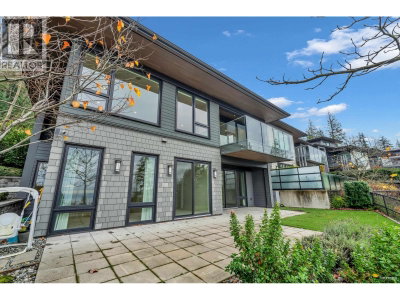 3018 BURFIELD Place | West Vancouver British Columbia | Slide Image Thirty-one