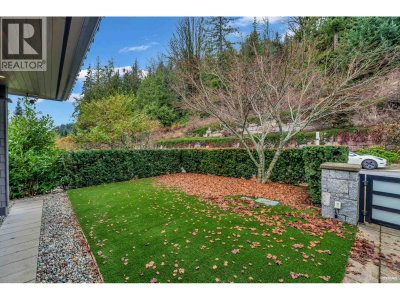 3018 BURFIELD Place | West Vancouver British Columbia | Slide Image Thirty-seven