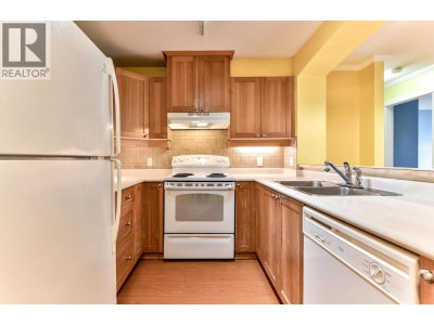 1420 PARKWAY Boulevard | Coquitlam British Columbia | Slide Image Eight
