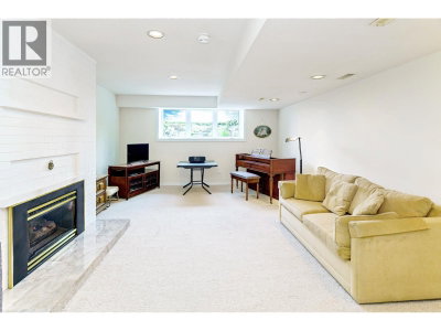 11446 RIVER WYND Street | Maple Ridge British Columbia | Slide Image Seventeen