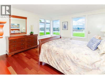 11446 RIVER WYND Street | Maple Ridge British Columbia | Slide Image Nine