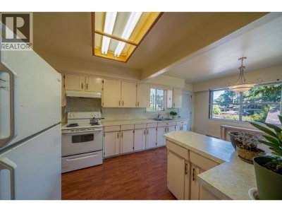 10671 AINTREE Crescent | Richmond British Columbia | Slide Image Eight