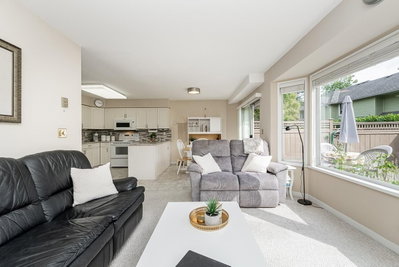 9727 152B Street | Surrey British Columbia | Slide Image Fourteen
