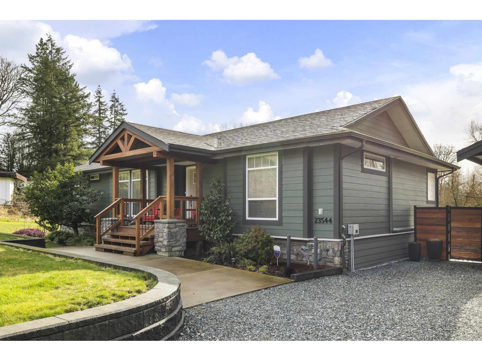 23544 20 Avenue, Langley, British Columbia V2Z 2Z7