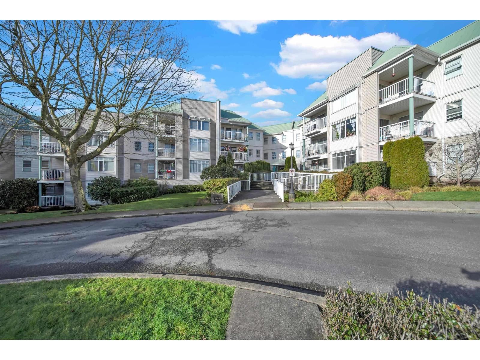 9765 140 Street, Surrey, British Columbia V3T 5S5