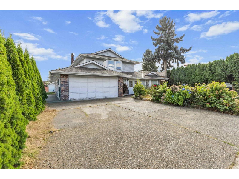 3504 CRESTON Drive Abbotsford British Columbia, V2T 5B8 - 5 Bedrooms Home For Sale