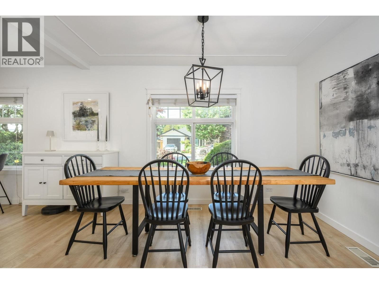 3248 BEVERLEY Crescent, North Vancouver, British Columbia V7R 2W3