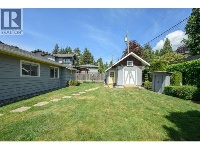 3248 BEVERLEY Crescent | North Vancouver British Columbia | Slide Image Twenty-seven
