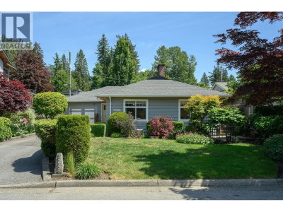 3248 BEVERLEY Crescent | North Vancouver British Columbia | Slide Image Three