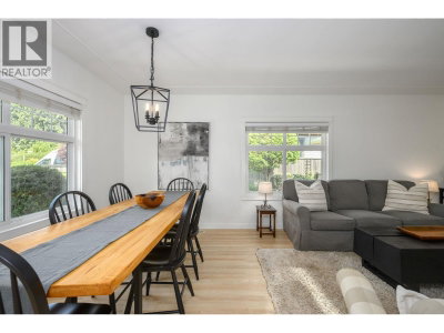 3248 BEVERLEY Crescent | North Vancouver British Columbia | Slide Image Eight